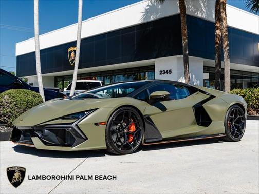 2024 Lamborghini Revuelto