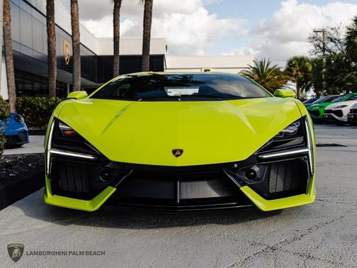Verde Scandal Metallic 2025 Lamborghini Revuelto