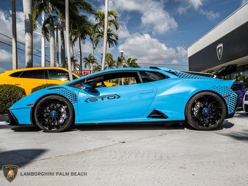 2022 Lamborghini Huracan STO Coupe