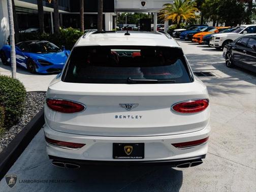 2023 Bentley Bentayga V8