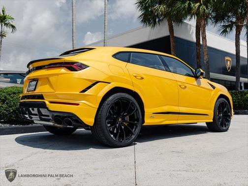 2024 Lamborghini Urus S