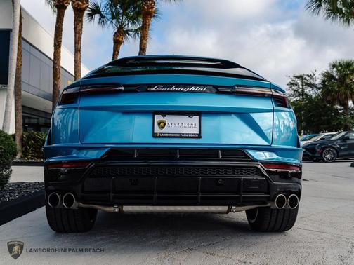 2023 Lamborghini Urus S