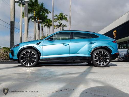 2023 Lamborghini Urus S