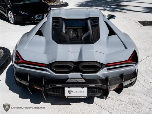 2024 Lamborghini Revuelto