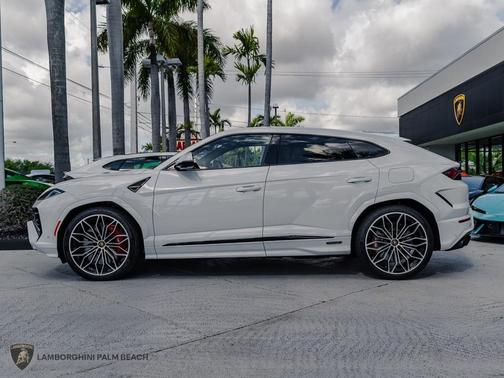 WHITE 2025 Lamborghini Urus SE