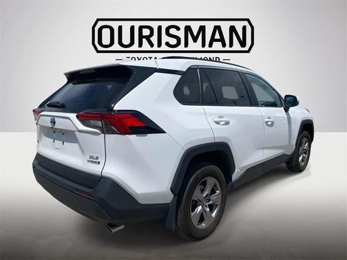 2022 Toyota RAV4 Hybrid XLE