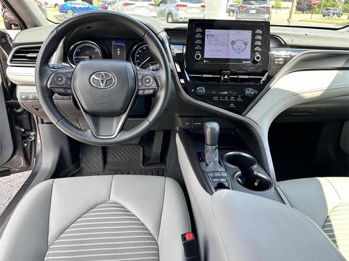 2023 Toyota Camry Hybrid SE