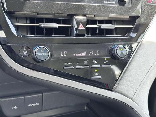 2023 Toyota Camry Hybrid SE