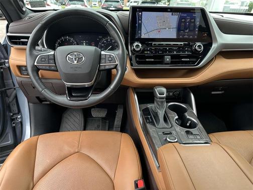 2021 Toyota Highlander Platinum