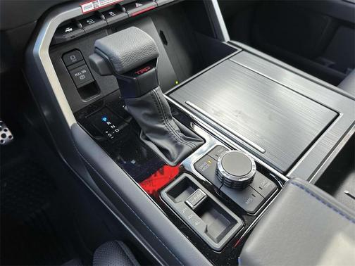2025 Toyota Tundra Hybrid Platinum