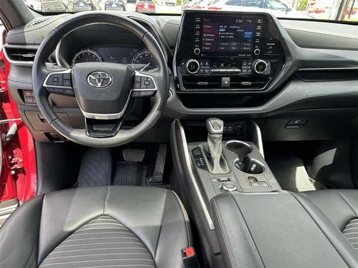 2022 Toyota Highlander XSE