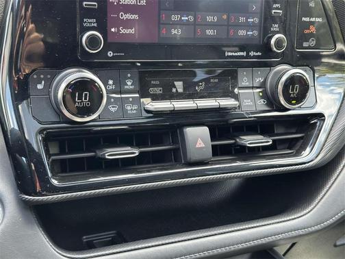 2022 Toyota Highlander XSE