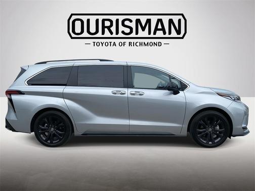 2022 Toyota Sienna XSE 7 Passenger