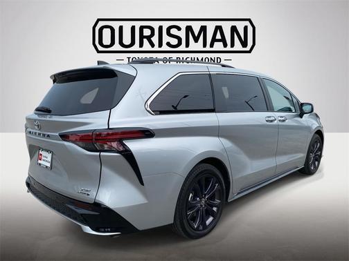 2022 Toyota Sienna XSE 7 Passenger