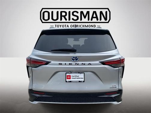 2022 Toyota Sienna XSE 7 Passenger