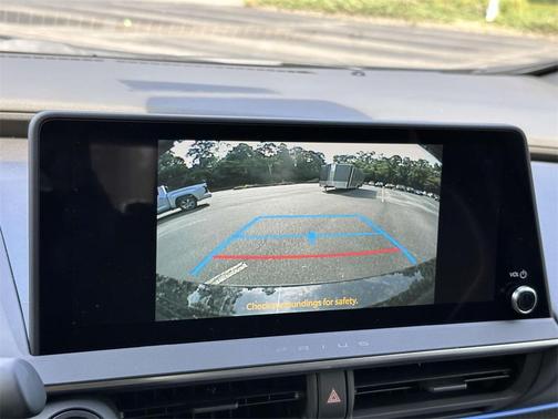 2025 Toyota Prius XLE