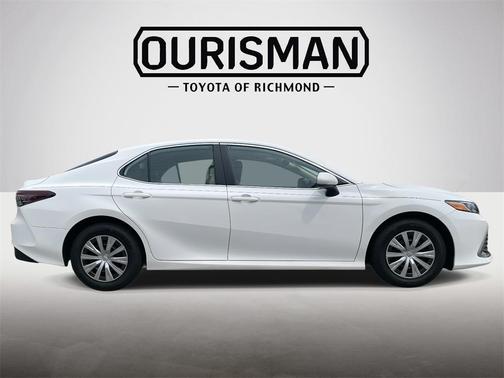 2022 Toyota Camry Hybrid LE