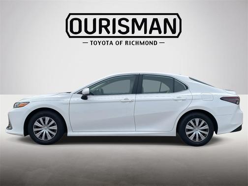 2022 Toyota Camry Hybrid LE