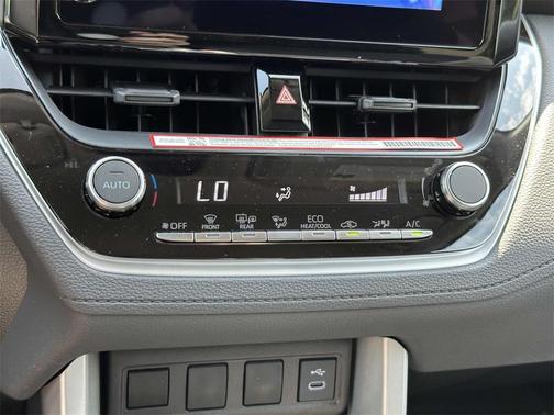 2025 Toyota Corolla Cross LE