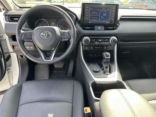 2022 Toyota RAV4 Hybrid XLE Premium