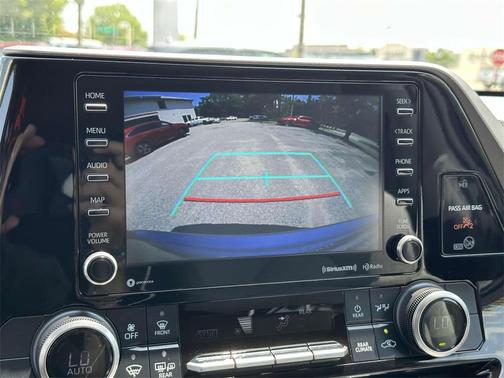 2021 Toyota Highlander LE