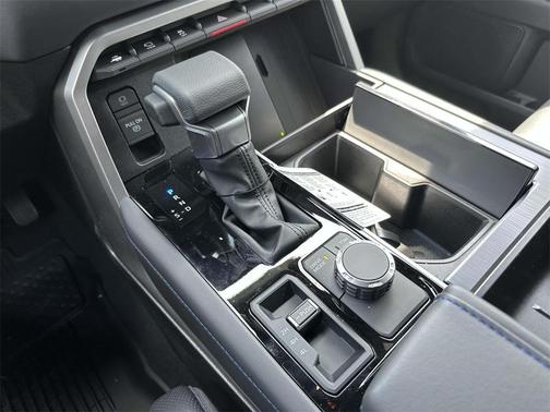 2025 Toyota Sequoia Platinum