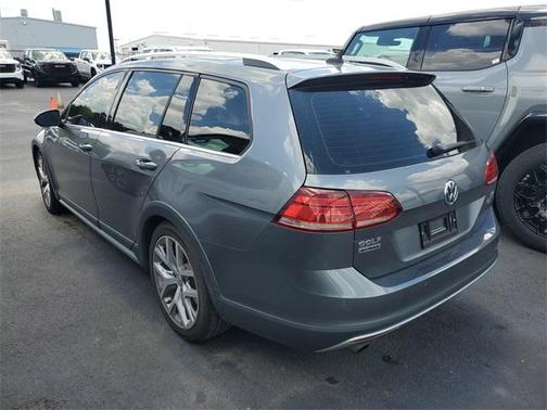 2018 Volkswagen Golf Alltrack TSI S