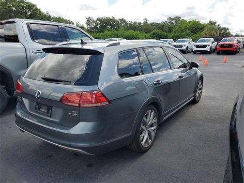 2018 Volkswagen Golf Alltrack TSI S