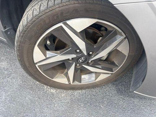Fluid Metal 2023 Hyundai ELANTRA SEL