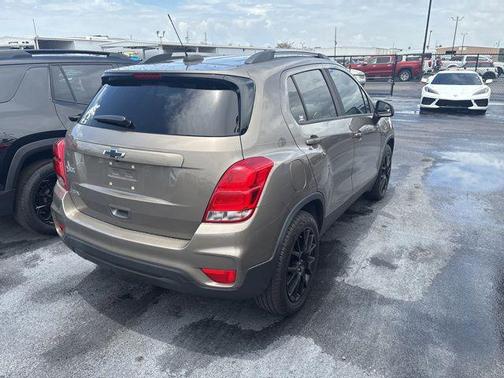 Stone Gray Metallic 2021 Chevrolet Trax LT