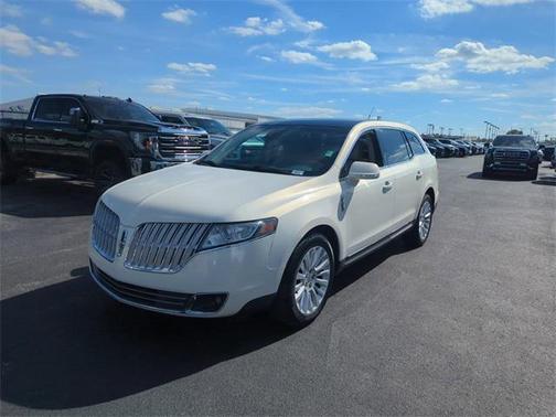 2012 Lincoln MKT Base