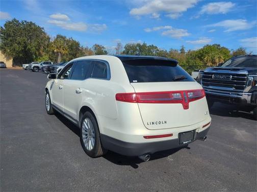 2012 Lincoln MKT Base