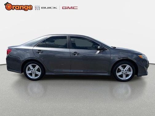 Magnetic Gray Metallic 2014 Toyota Camry SE