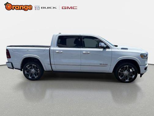 Bright White Clearcoat 2022 RAM 1500 Limited