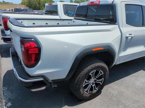 2024 GMC Canyon Base