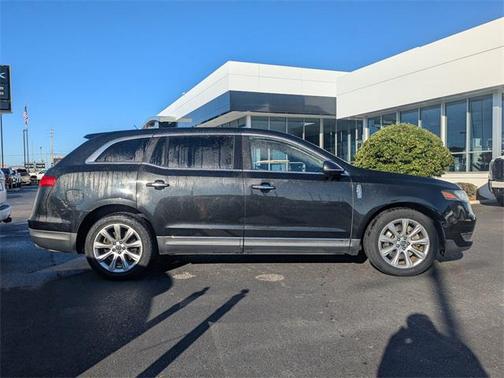 2014 Lincoln MKT Base