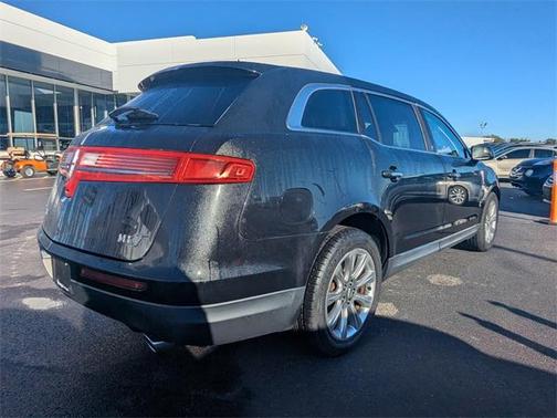 2014 Lincoln MKT Base