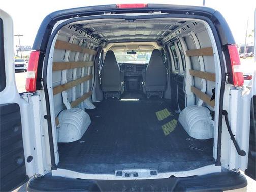 2022 GMC Savana 2500 Work Van