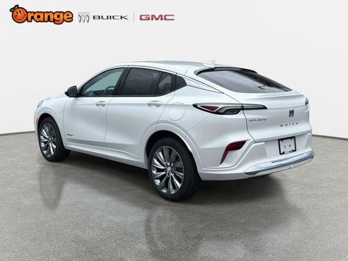 White Frost Tricoat 2026 Buick Envista Avenir FWD
