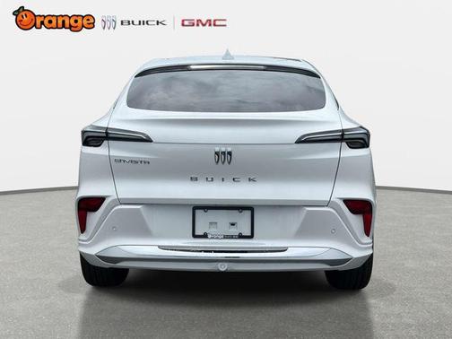 White Frost Tricoat 2026 Buick Envista Avenir FWD