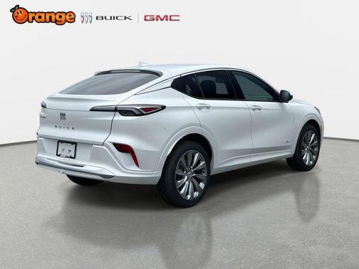 White Frost Tricoat 2026 Buick Envista Avenir FWD