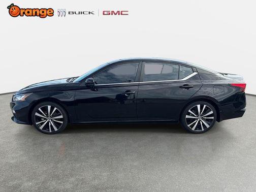 Super Black 2022 Nissan Altima SR VC-Turbo FWD
