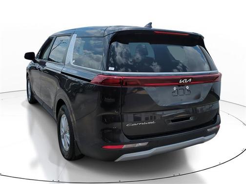2022 Kia Carnival LX
