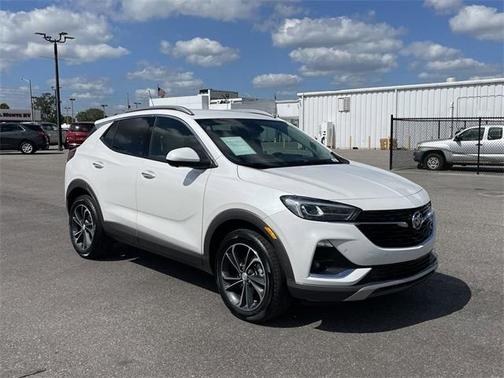Photo 2 of 29 of 2022 Buick Encore GX Essence