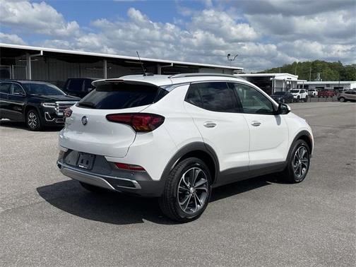 Photo 4 of 29 of 2022 Buick Encore GX Essence