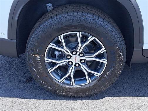 2025 GMC Acadia AWD AT4