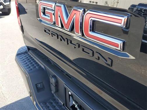 2025 GMC Canyon Base