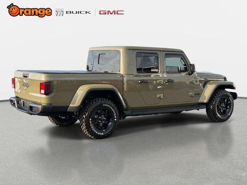 41 2025 Jeep Gladiator High Tide