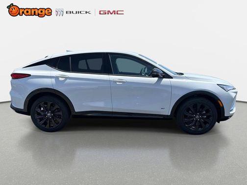 Summit White 2026 Buick Envista Sport Touring FWD