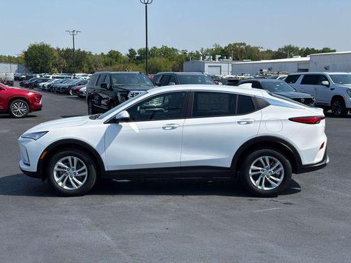 Summit White 2026 Buick Envista Preferred FWD